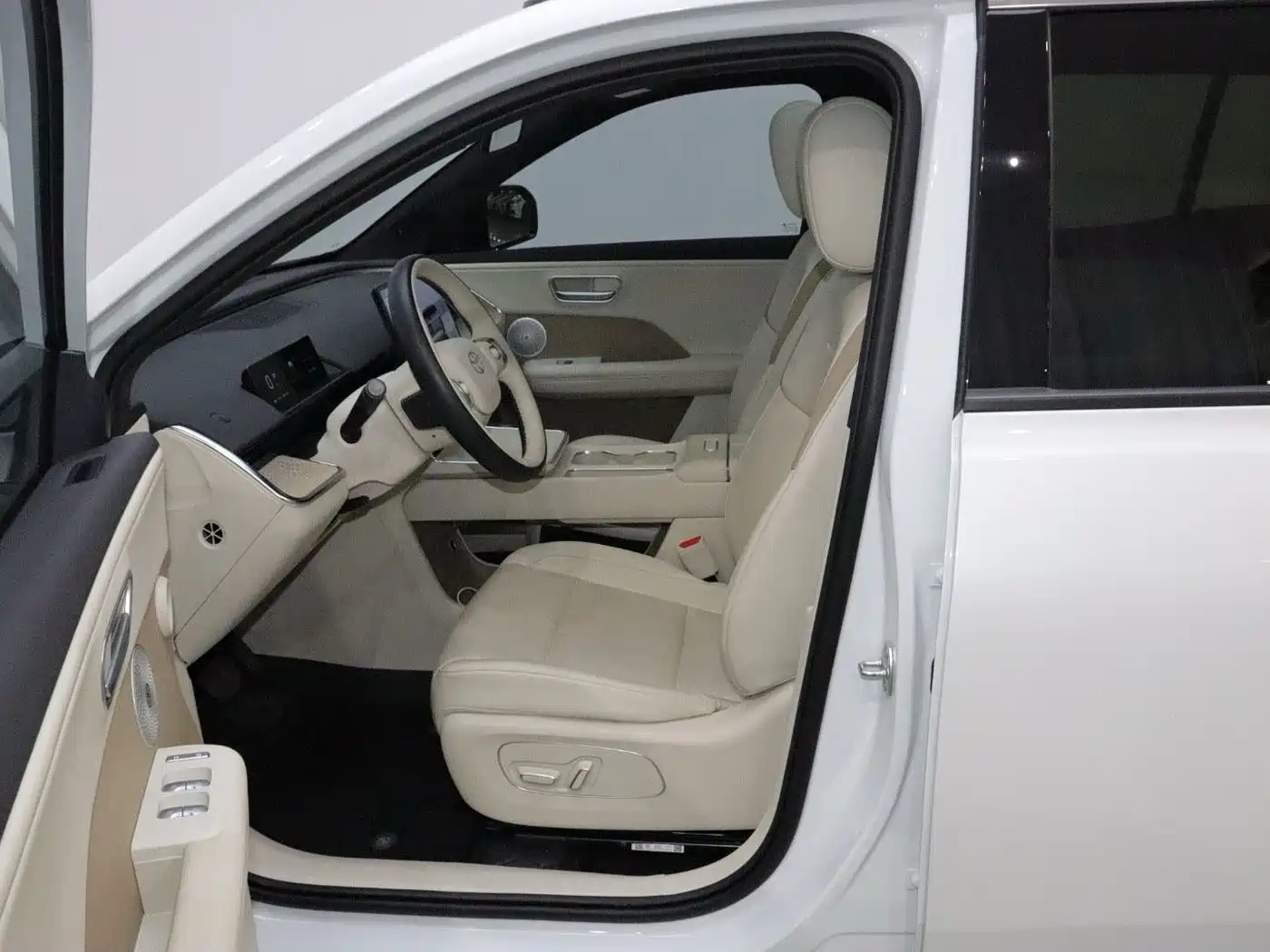 Photo 11 - Toyota bZ3X