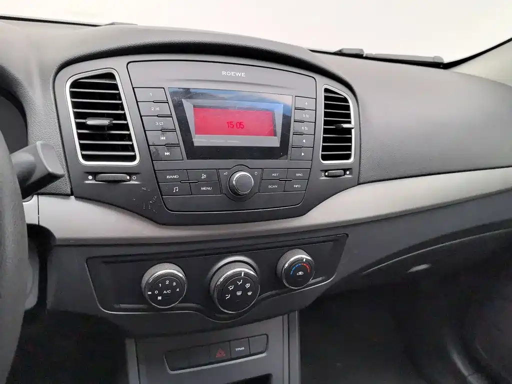 Roewe 350 2018 2015 Model 1.5L Manual Luxury Sunroof Edition