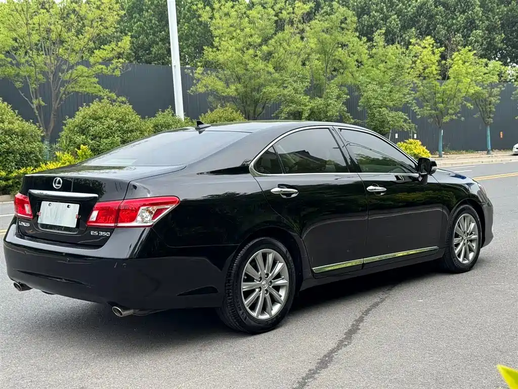 Lexus ES 2010 350 Luxury Edition фото 16