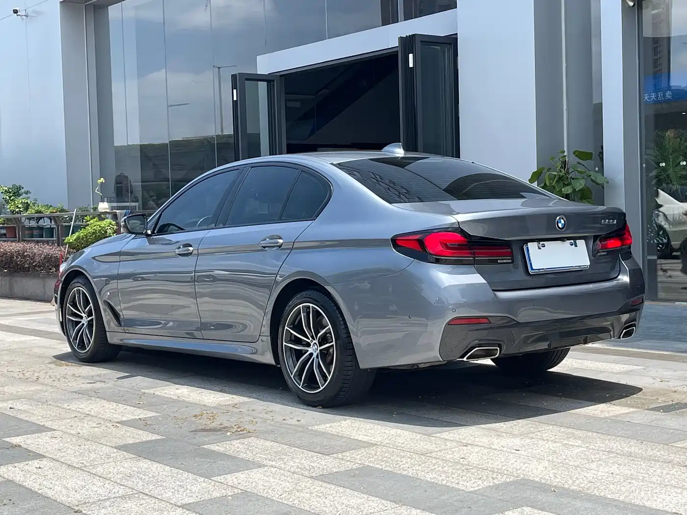 BMW 5 Series (Import) 2021 525i M Sport Package фото 23