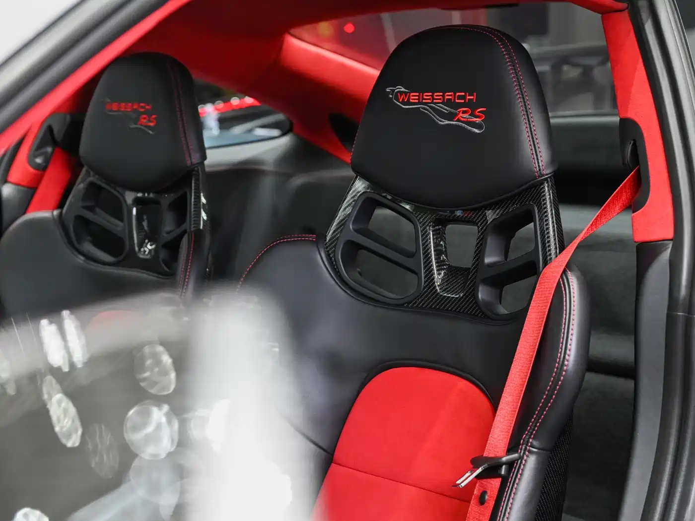 Porsche 911 2018 GT2 RS 3.8T фото 20