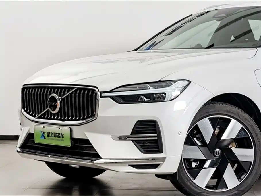 VOLVO XC60 PLUG IN HYBRID