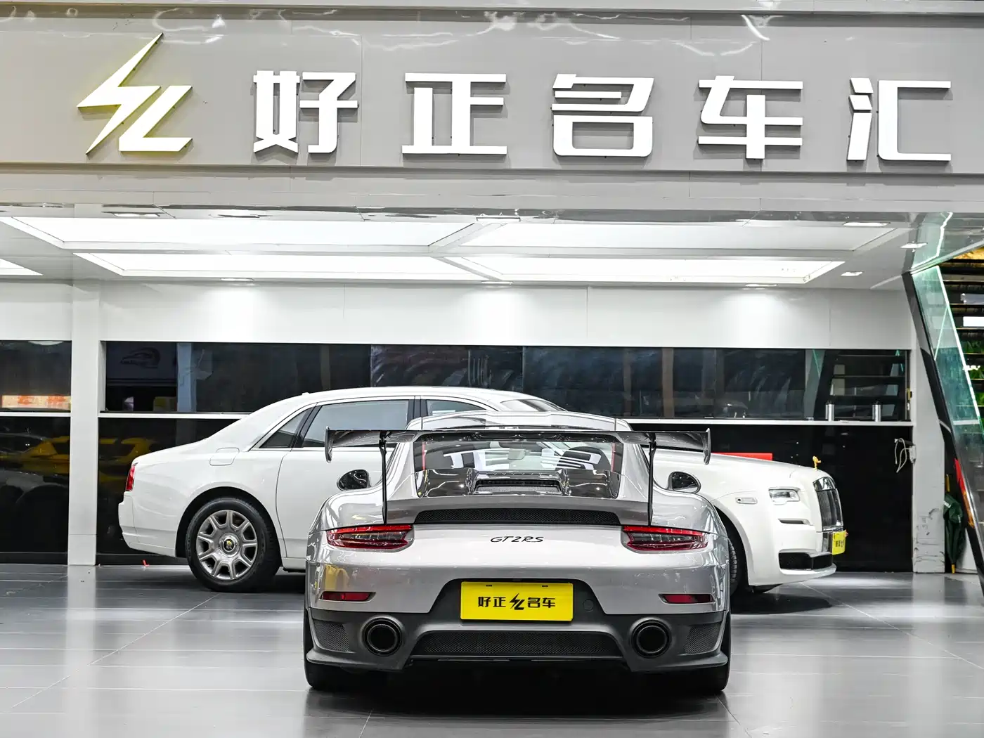 Porsche 911 2018 GT2 RS 3.8T фото 7