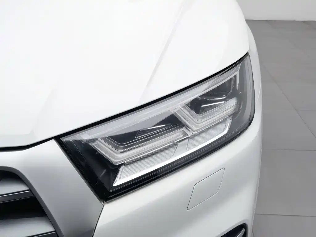 Фото 7 - Audi Q5L