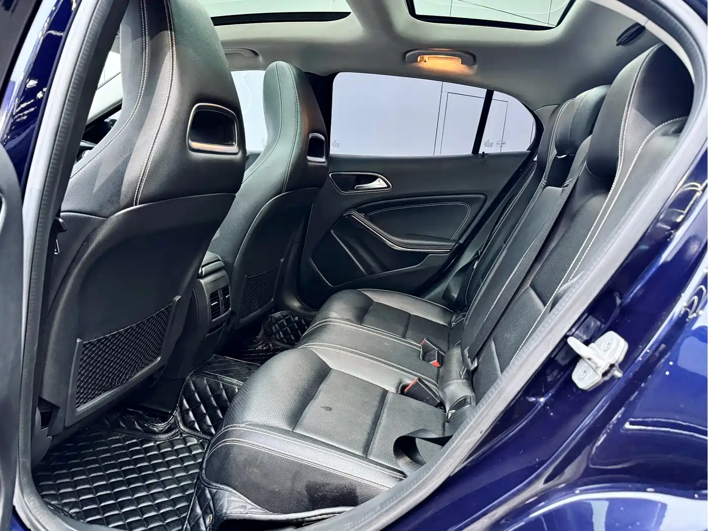 Mercedes-Benz GLA 2017 GLA 200 Dynamic фото 10