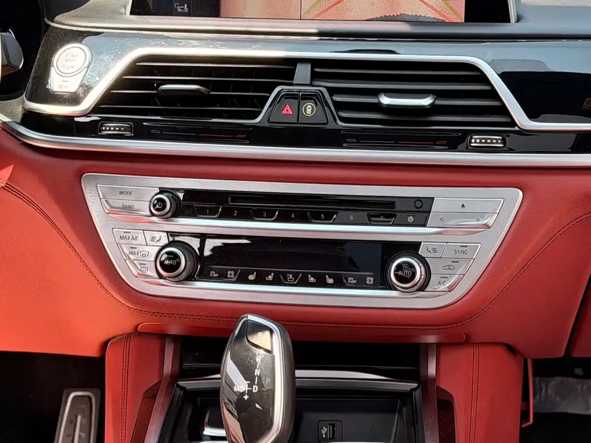 BMW 7 Series 2018 740Li Leading Type M Sport Package фото 8