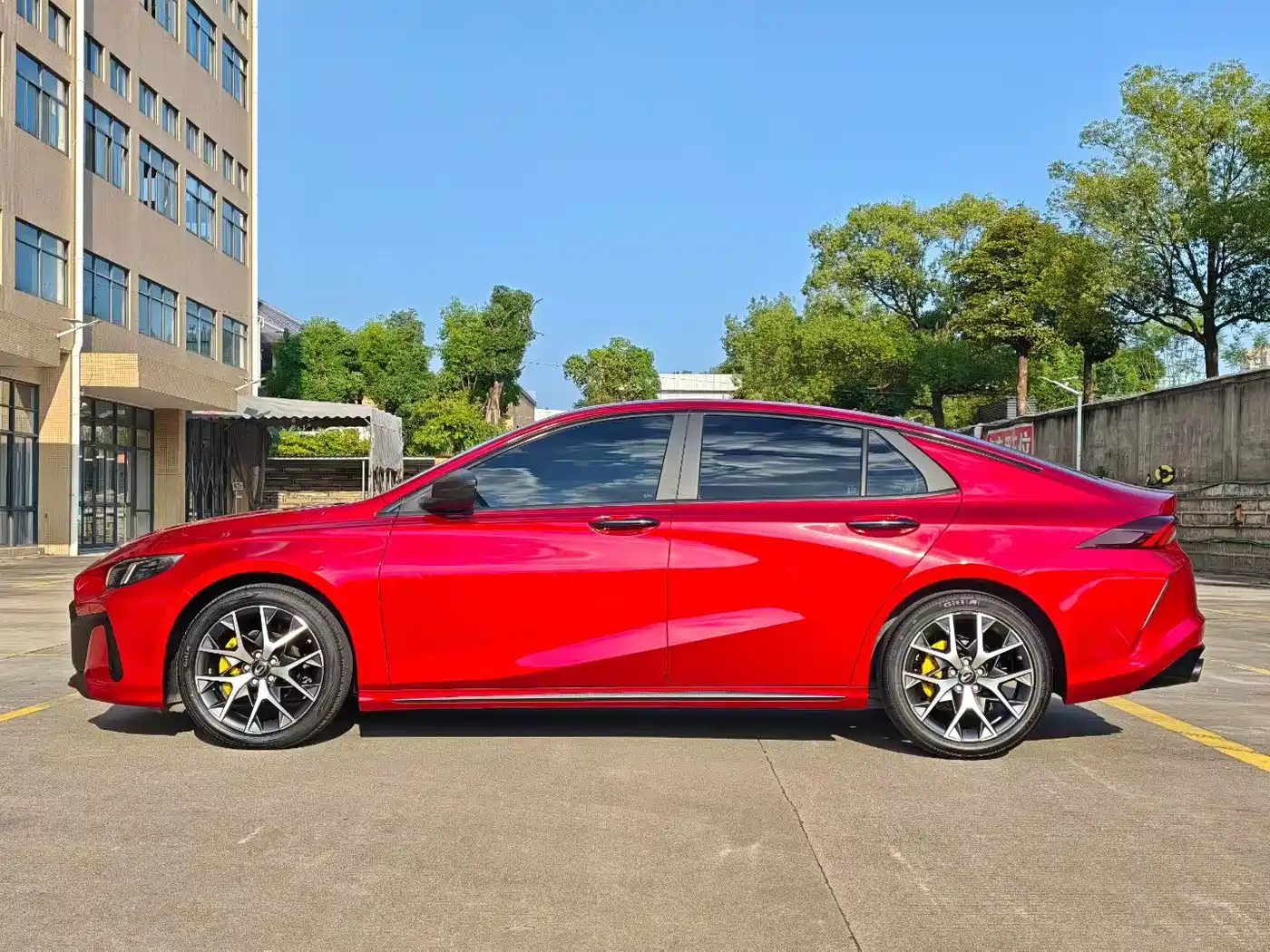 GAC Trumpchi Trumpchi Emkoo 2021 270T DCT J15 Edition фото 5
