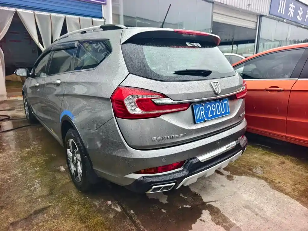 Baojun 310W 2018 2017 1.5L Manual Luxury China V