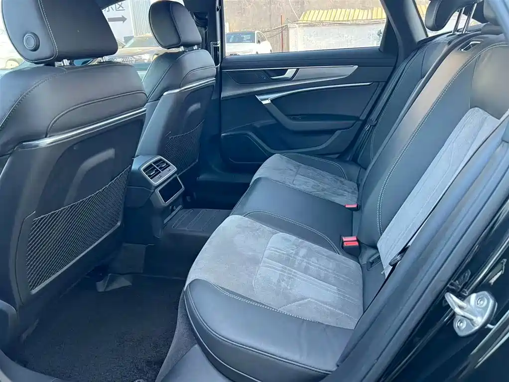Audi A6L 2021 45 TFSI Exclusive Sport фото 9