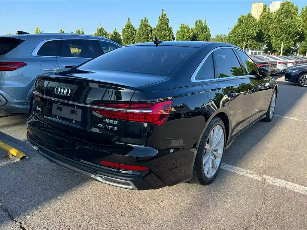 Audi A6L 2021 45 TFSI Exclusive Sport фото 3