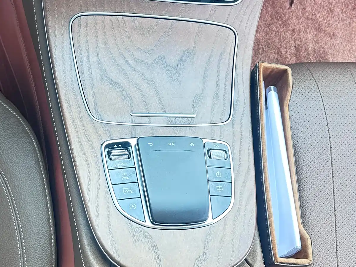 Mercedes-Benz E-Class 2023 E 300 L Fashion фото 6