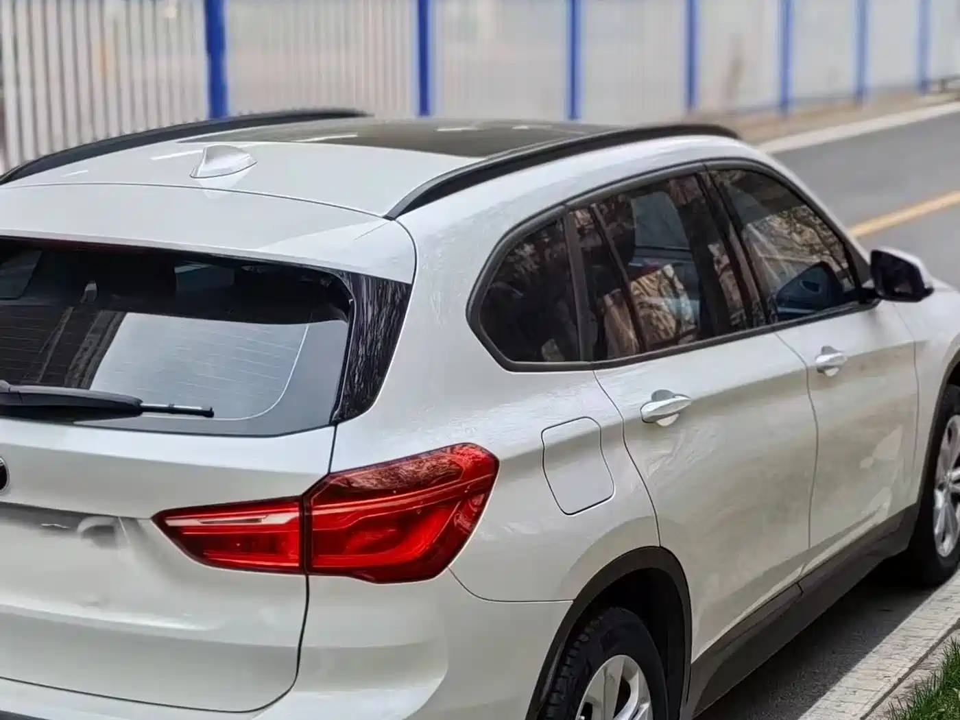 BMW X1 2016 sDrive18Li Premium Model фото 2