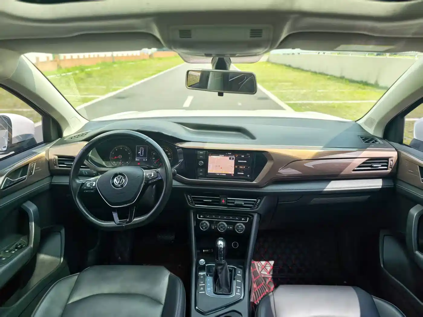 Volkswagen Tharu 2019 2019 330TSI AWD Luxury Edition China VI