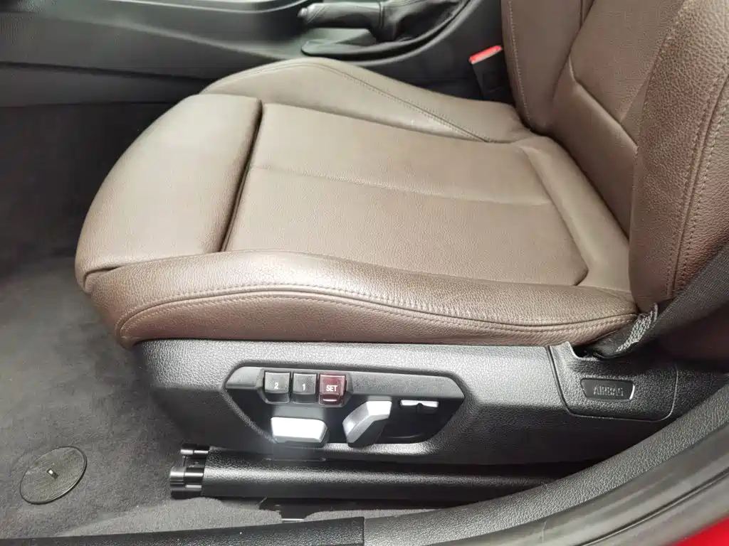 Photo 20 - BMW 3 Series