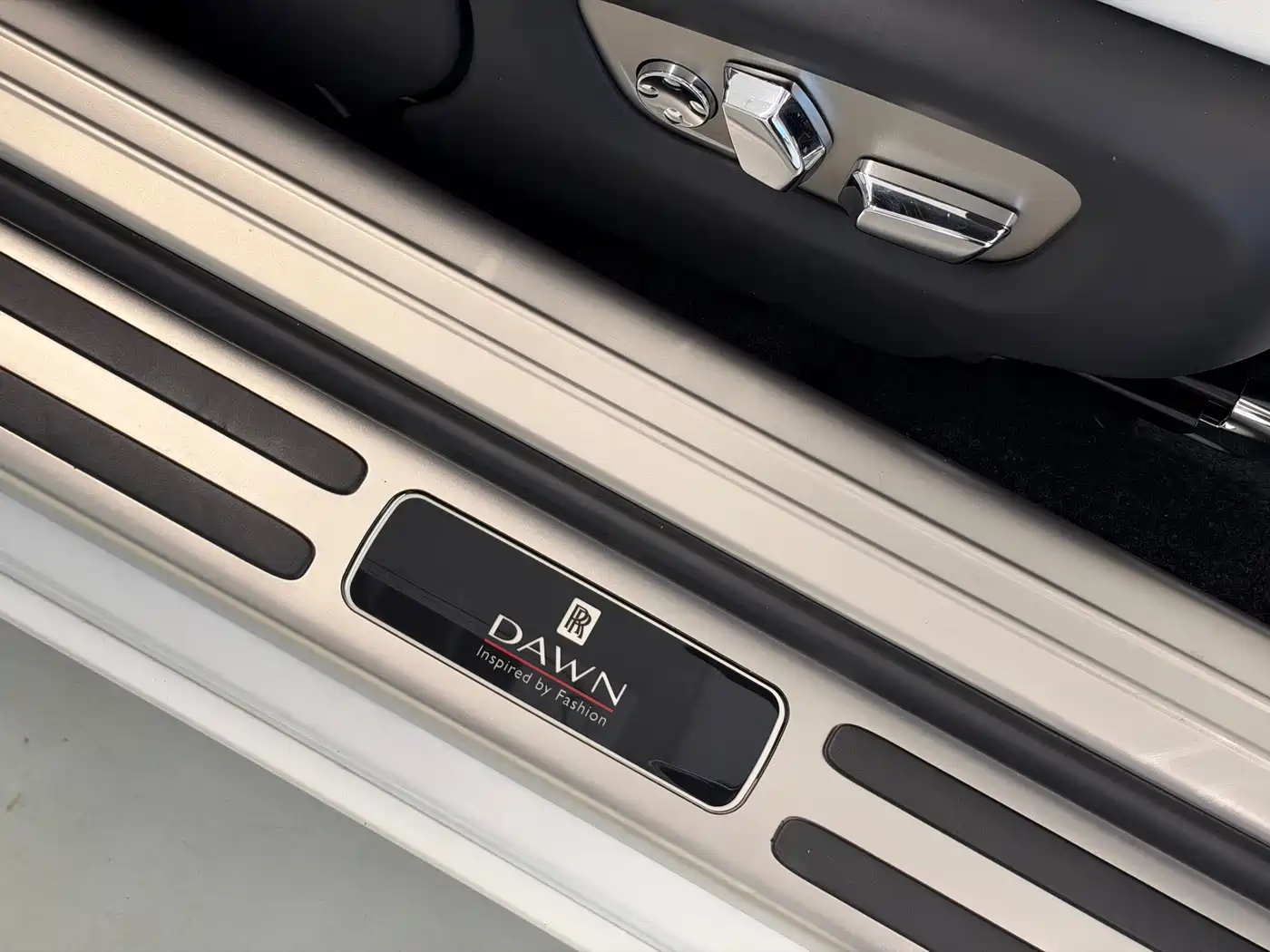Rolls-Royce Dawn 2020 2018 6.6T Standard