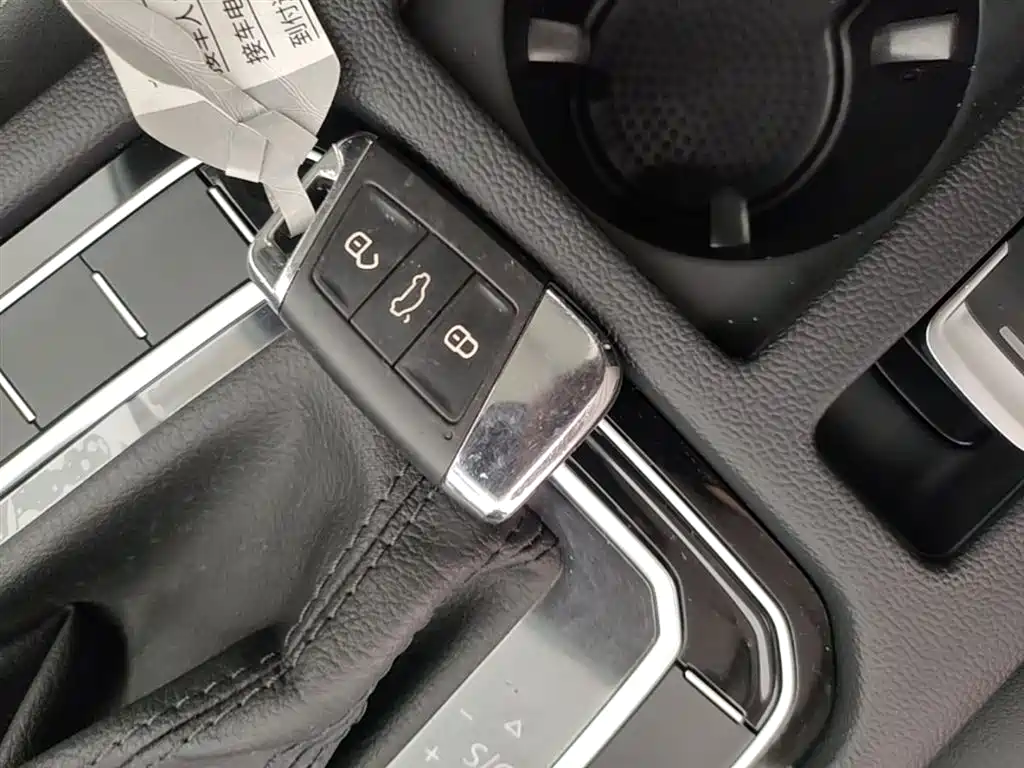 Volkswagen Magotan 2023 2 Million Units Commemorative Edition 280TSI DSG Comfort фото 9