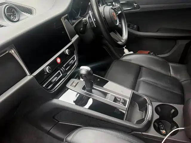 Porsche Macan 2023 Macan 2.0T — фото 2
