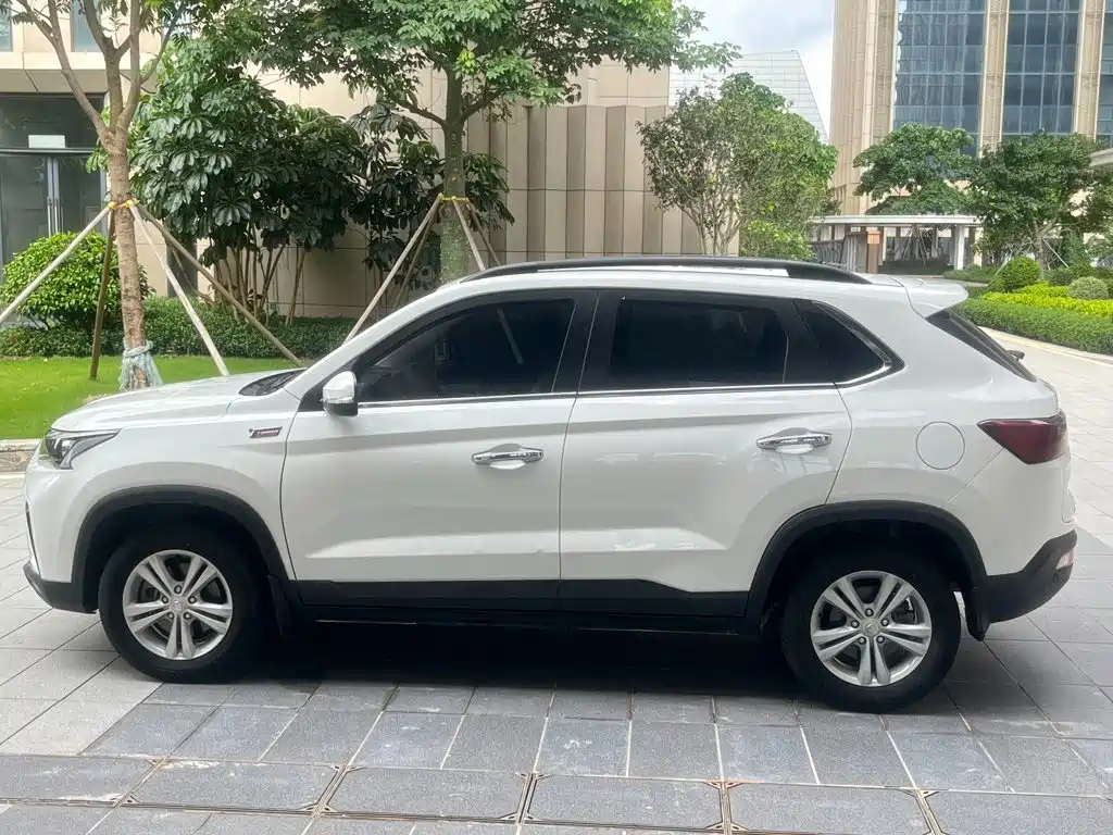 BAIC Huansu S5 2018 2017 1.3T Manual Luxury