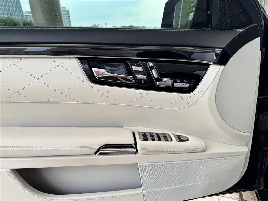 Mercedes-Benz S-Class фото 15
