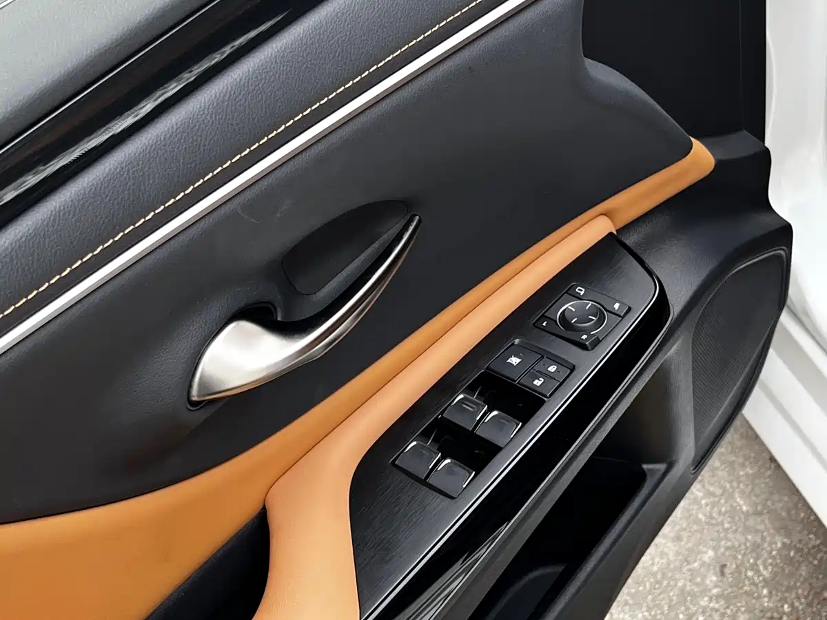 Lexus ES 2022 200 Excellence Edition фото 16