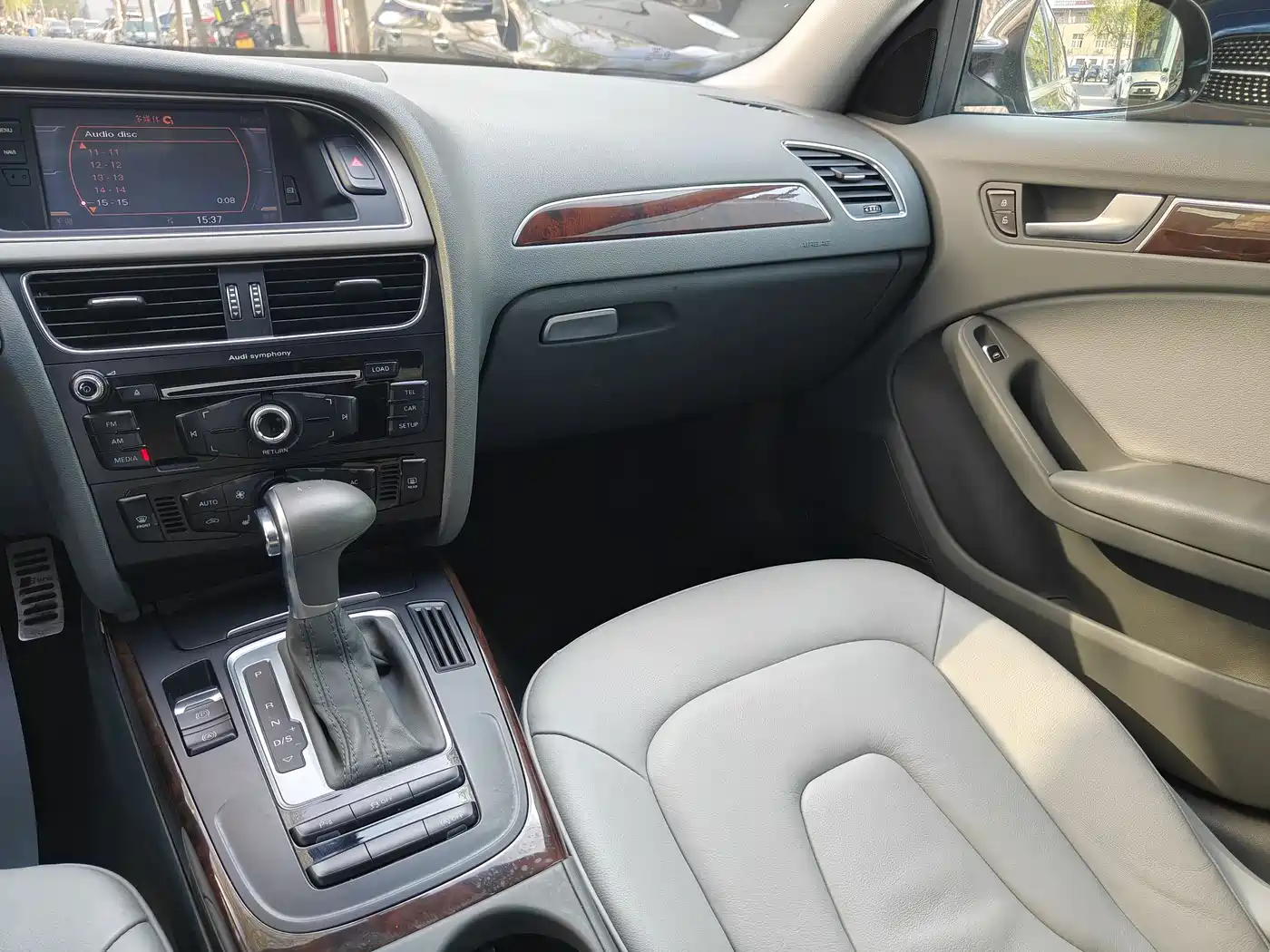 Audi A4L 2013 35 TFSI Automatic Comfort фото 9