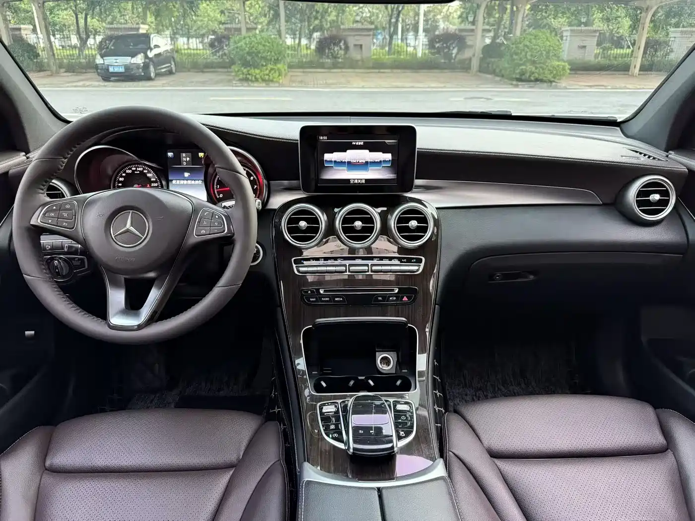 Mercedes-Benz GLC 2018 GLC 260 4MATIC Luxury фото 7