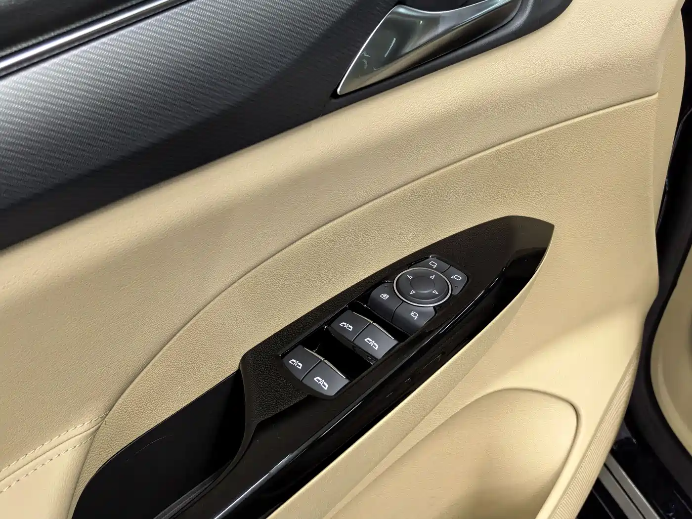 Buick GL8 2025 Land Business Class First Edition фото 15
