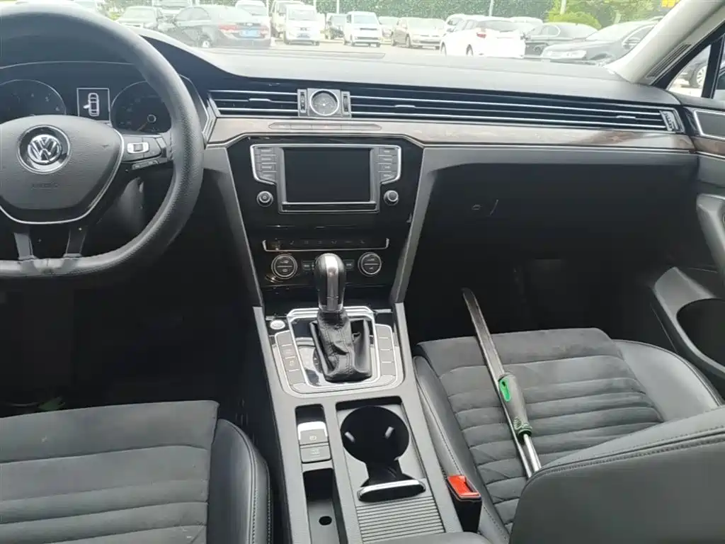 Volkswagen Magotan 2017 380TSI DSG Luxury фото 13