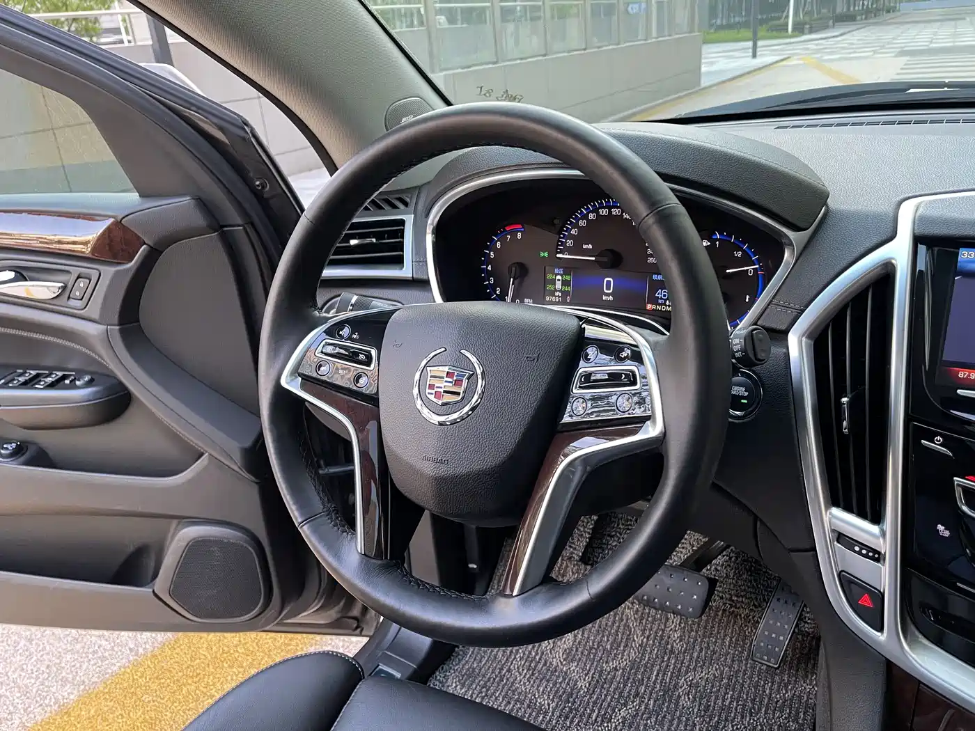 Фото 11 - Cadillac SRX