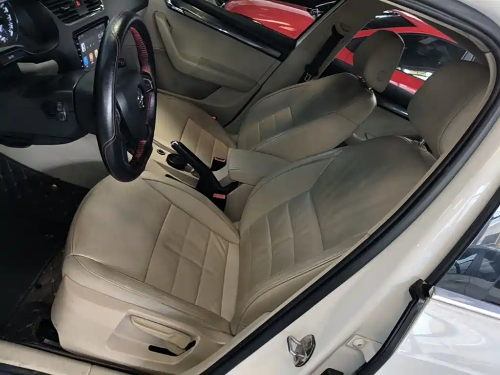 Škoda Octavia 2015 1.6L Automatic逸俊版 фото 15
