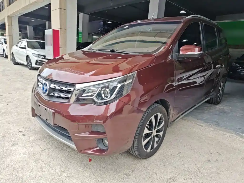 Venucia M50V 2018 2017 1.6L XL CVT Luxury