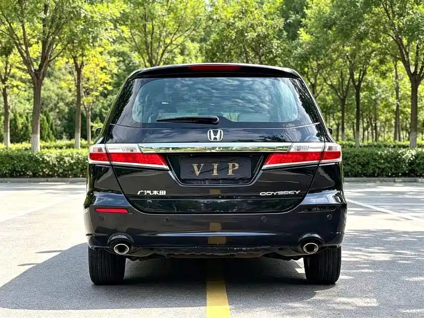 Фото 3 - Honda Odyssey