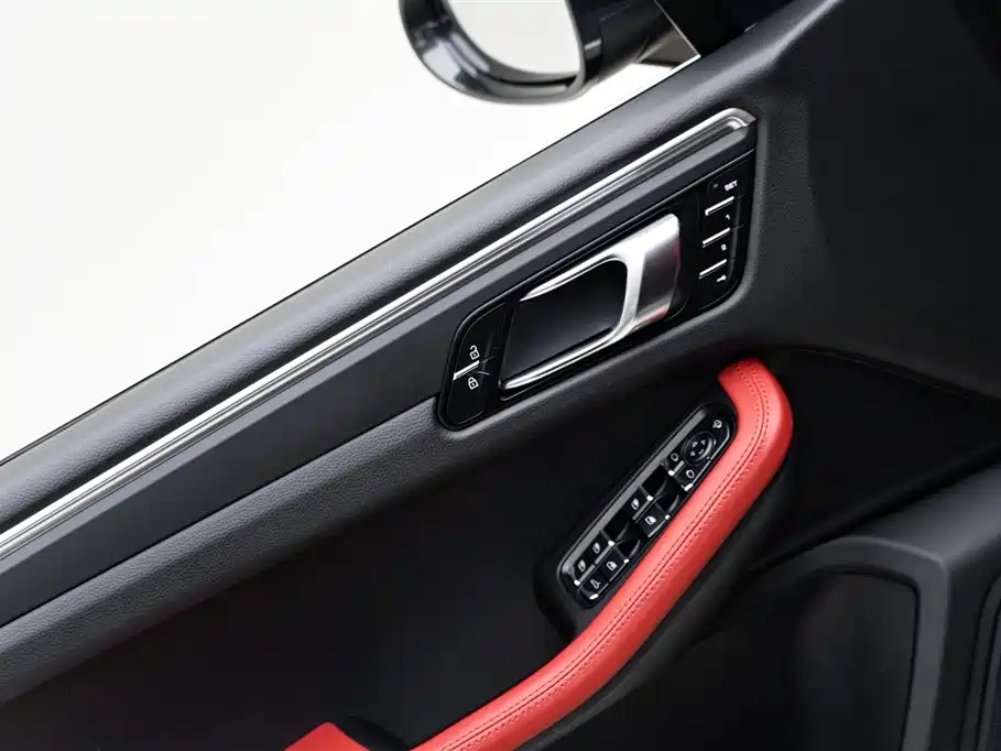 Porsche Macan 2018 Macan 2.0T фото 13