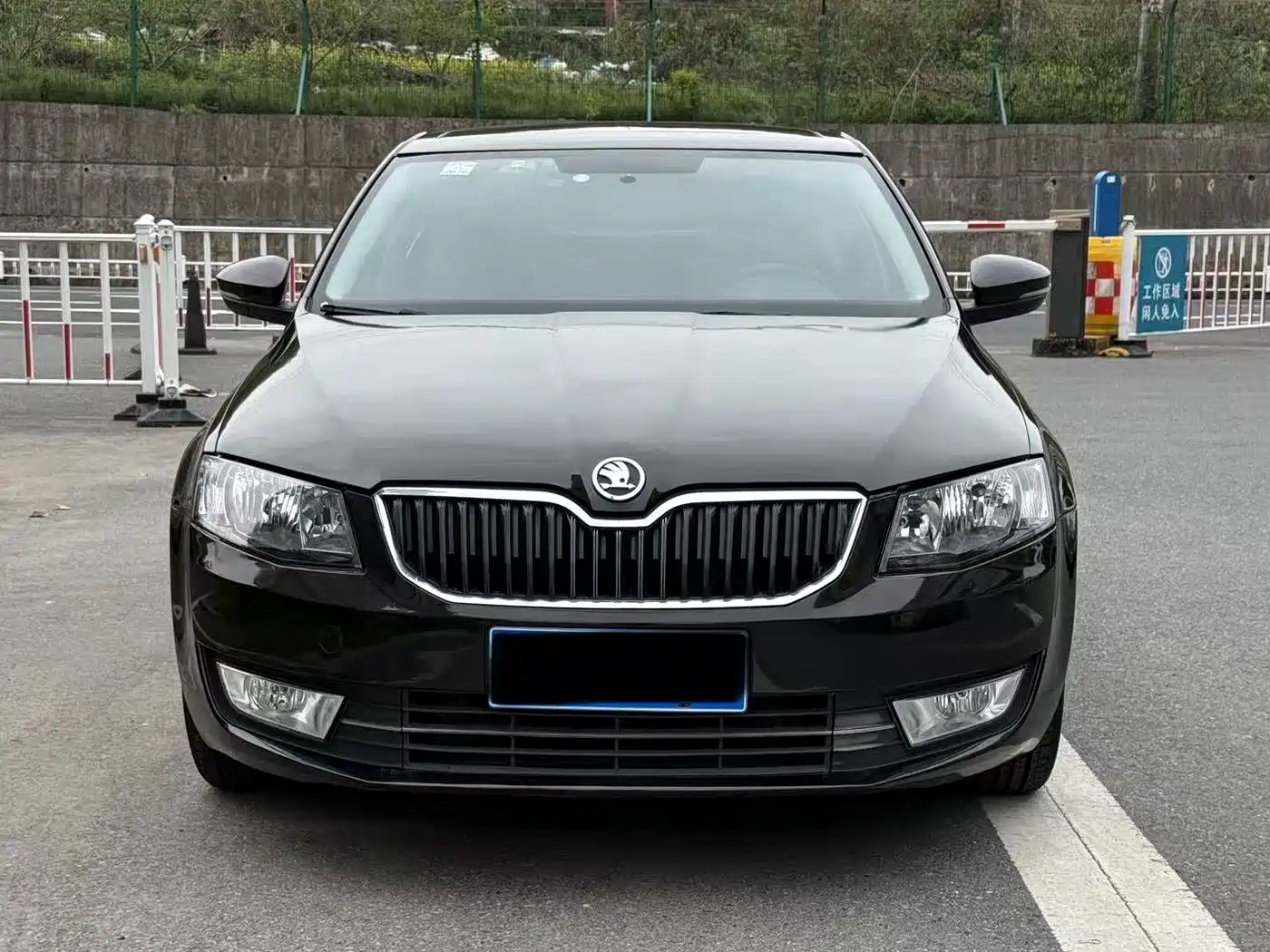 Škoda Octavia 2016 1.6L Automatic Smart Edition фото 2