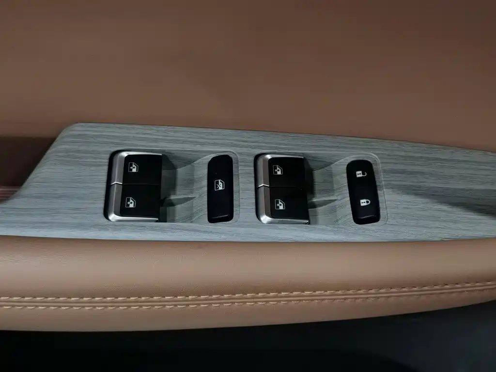 Changan UNI-Z New Energy 2025 2025 Model Year Smart New Blue Whale 125km Battleship+