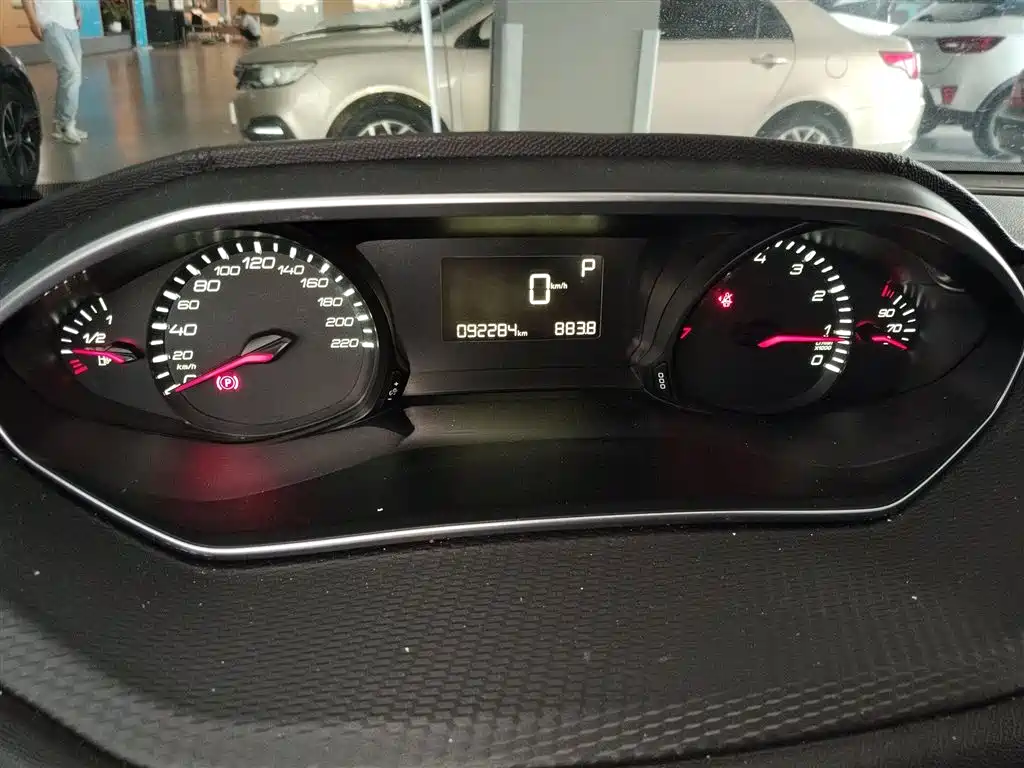 Peugeot 308 2016 1.6L Automatic Luxury фото 8