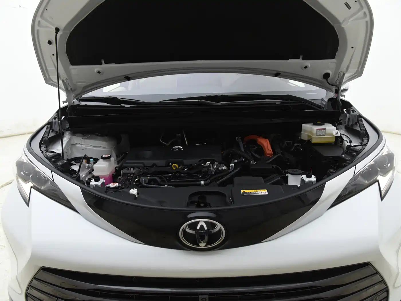 Toyota Sienna 2024 2.5L Hybrid 4WD Premium Edition фото 8