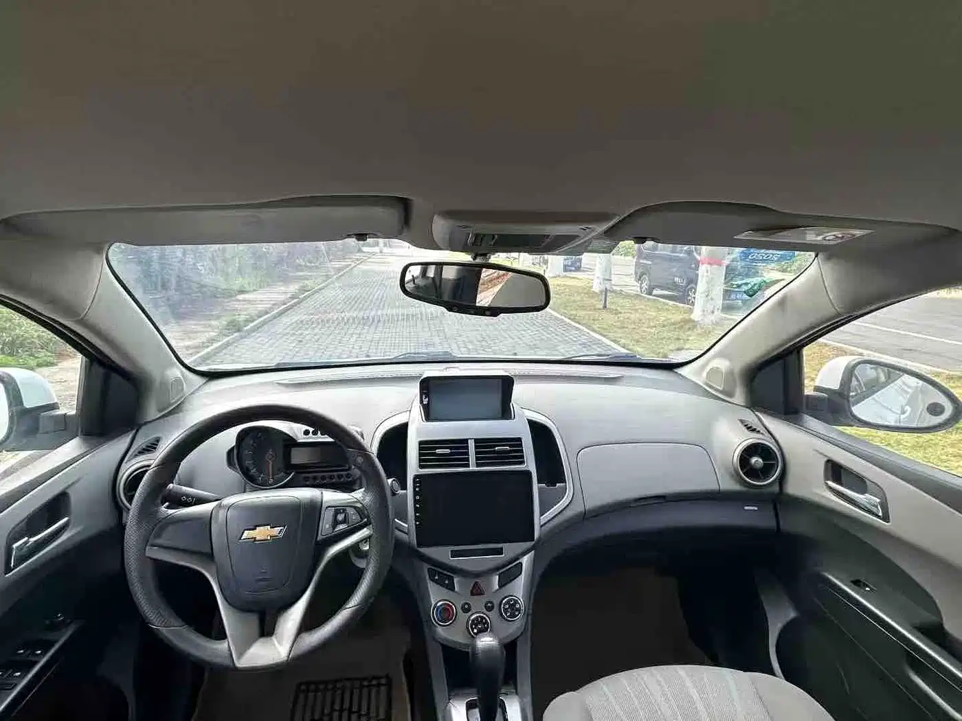 Chevrolet Aveo 2013 2011 Sedan 1.4L AT SE