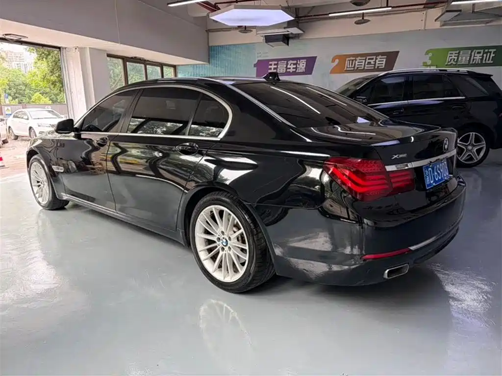 BMW 7 Series 2013 Model 740Li xDrive фото 5