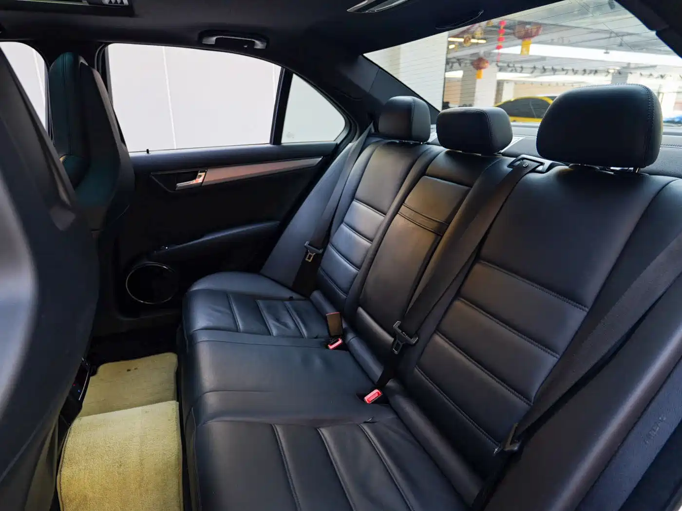 Mercedes-Benz C-Class AMG 2010 AMG C 63 Sport Enhanced Edition фото 18