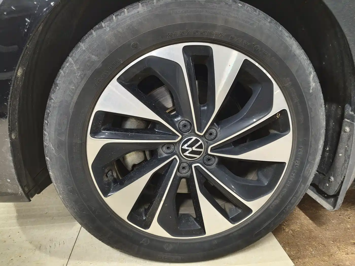 Volkswagen Passat 2023 330TSI Starlight Elite Edition фото 10