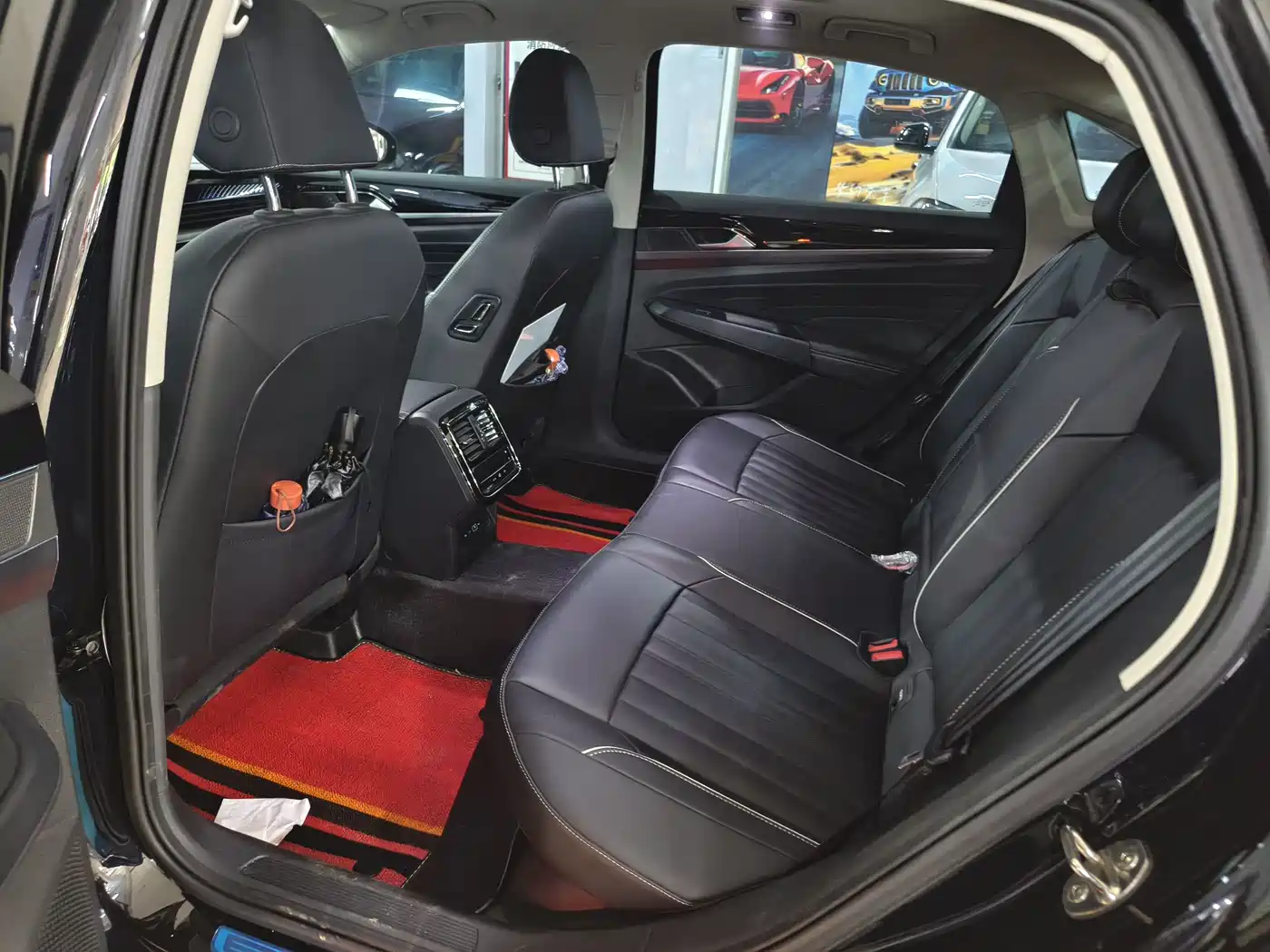 Volkswagen Passat 2023 330TSI Starlight Elite Edition фото 12