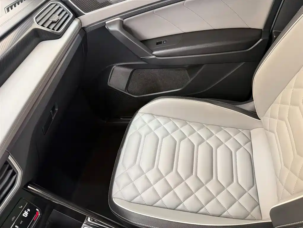 Volkswagen Tayron 2023 280TSI 2WD Luxury Plus Advanced Edition фото 13