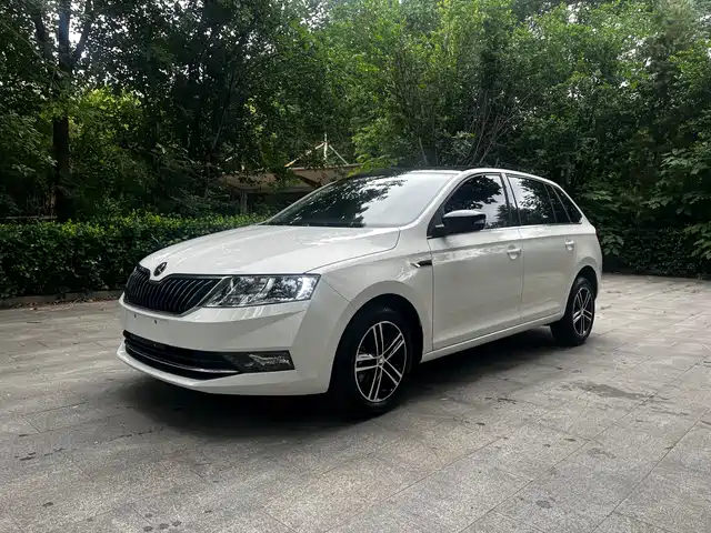 Škoda Skoda Rapid Spaceback 2018 TSI230 DSG Sport Edition