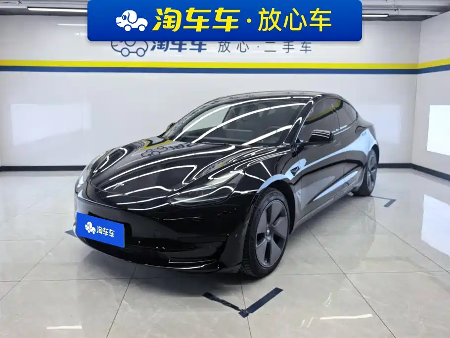 Фото 1 - Tesla Model 3
