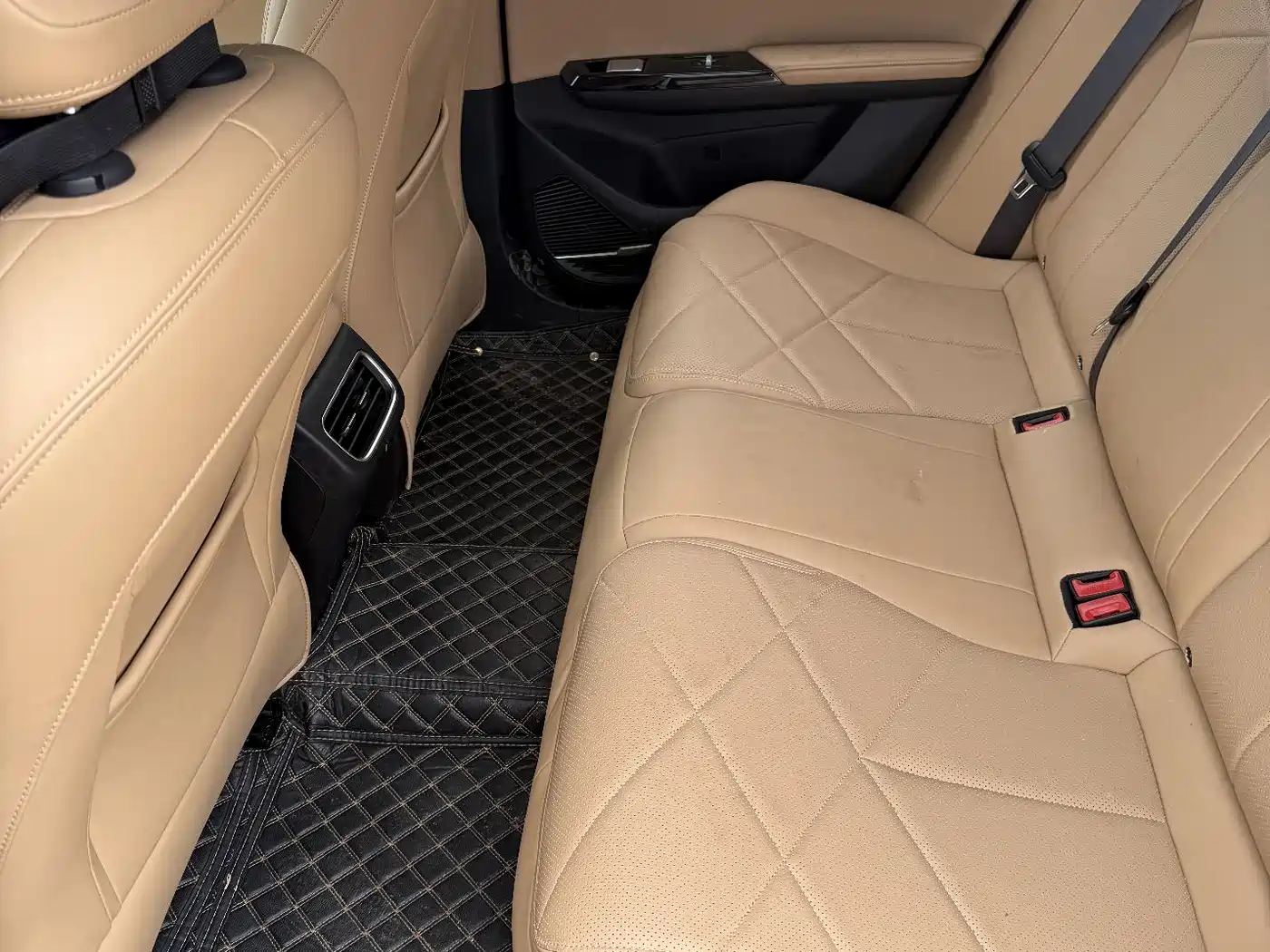 Geely Galaxy Galaxy L6 2024 60km PLUS Soaring Dragon Edition фото 9