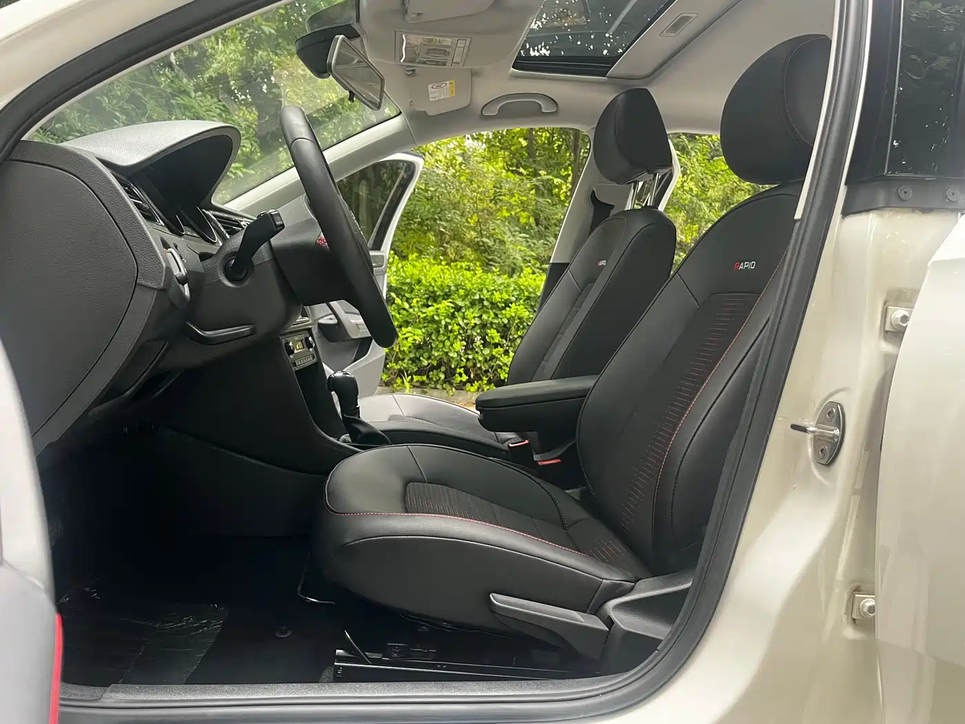 Škoda Skoda Rapid Spaceback 2018 TSI230 DSG Sport Edition фото 10