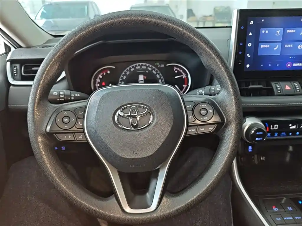 Toyota RAV4 Rongfang 2022 2.0L CVT 2WD Trend Edition фото 11