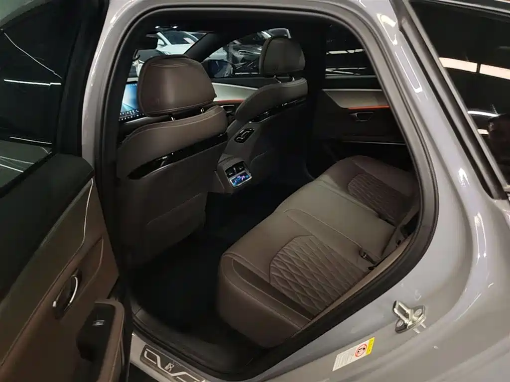 BYD Han 2025 DM-i 125KM Elite фото 17