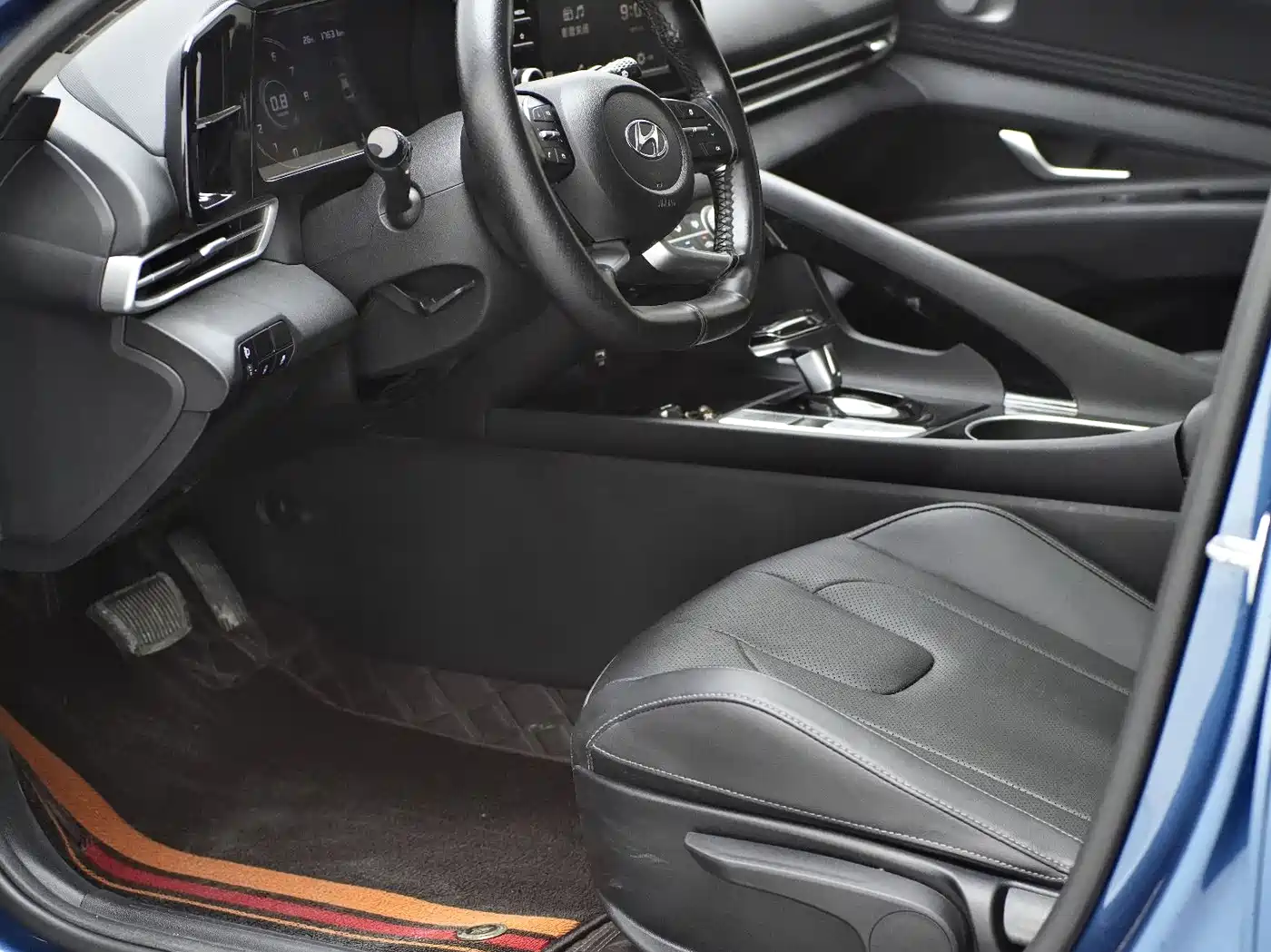Hyundai Elantra 2022 1.5L CVT GLX Elite Edition фото 20